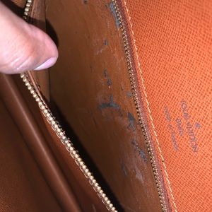 Louis Vuitton satchel purse  w lock